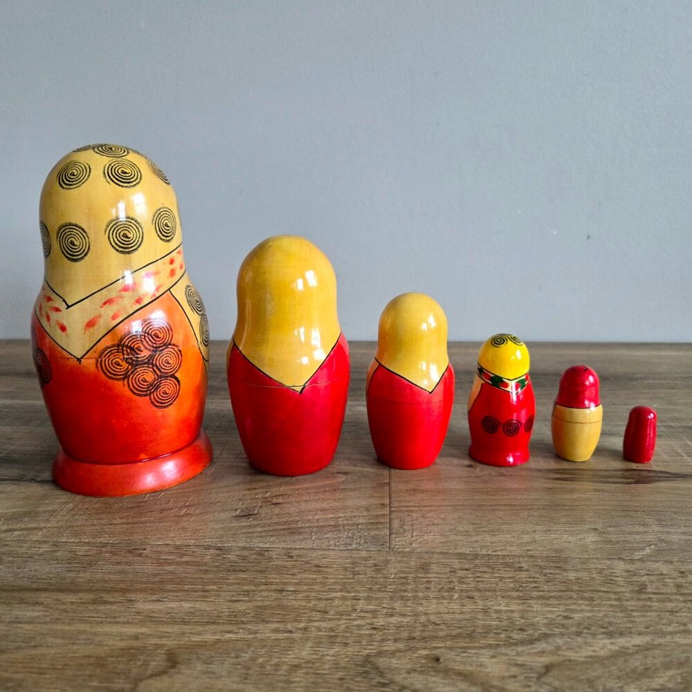 Set of 6 Russian vintage traditional nesting dolls. Matryoshka Babushka USSR - Picture 2 of 6
